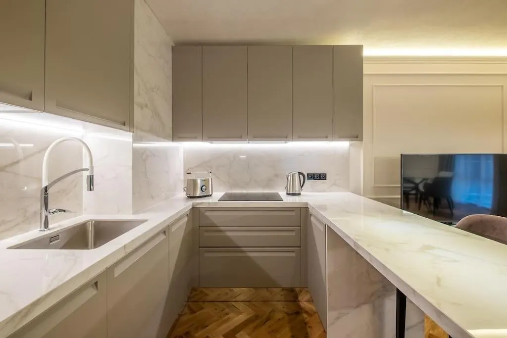 Sofapart Stylish & Fancy Place With 1 Bdr Szófia 0*,  Bulgária