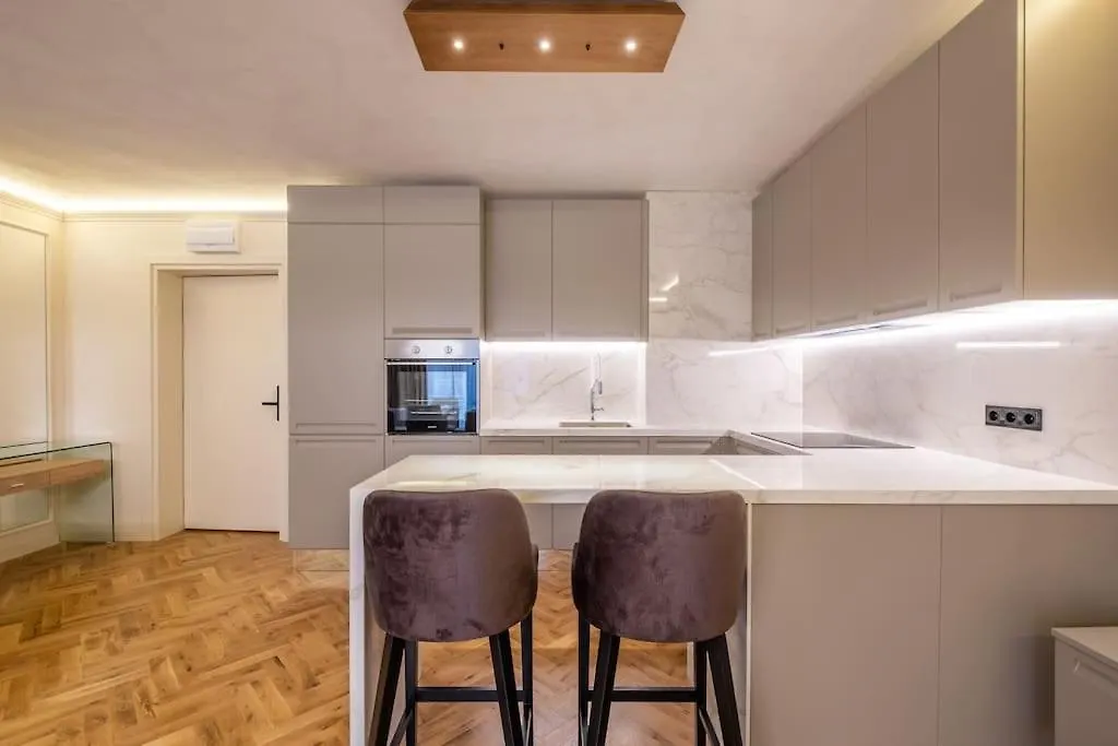 Sofapart Stylish & Fancy Place With 1 Bdr Szófia 0*,