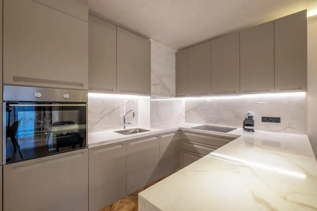 Sofapart Stylish & Fancy Place With 1 Bdr Sofya